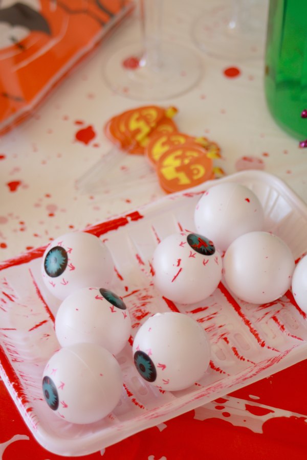 Plastic Bloody eyeballs