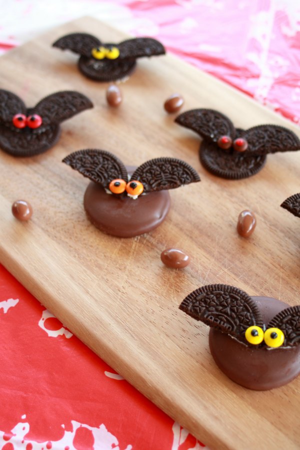 Chocolate Halloween Bat Snacks - Handmade KidsHandmade Kids